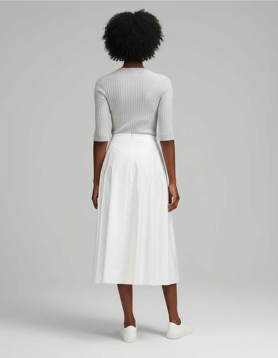 Jupe Blanche Fluide Brillante Élégante